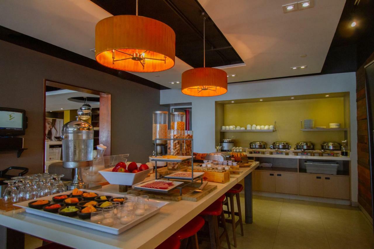 Tryp By Wyndham Isla Verde San Juan Extérieur photo